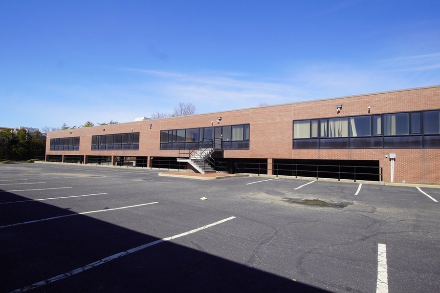 1 Michael Ave, Farmingdale, NY